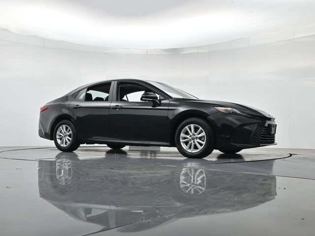 Used 2025 Toyota Camry LE FWD image 34