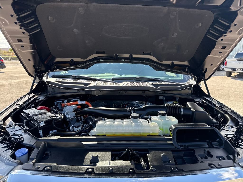 Certified 2025 Ford F150 Lariat w/ Equipment Group 501A Mid image 30