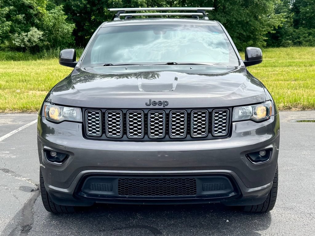 Used 2020 Jeep Grand Cherokee Altitude AWD/4WD image 3