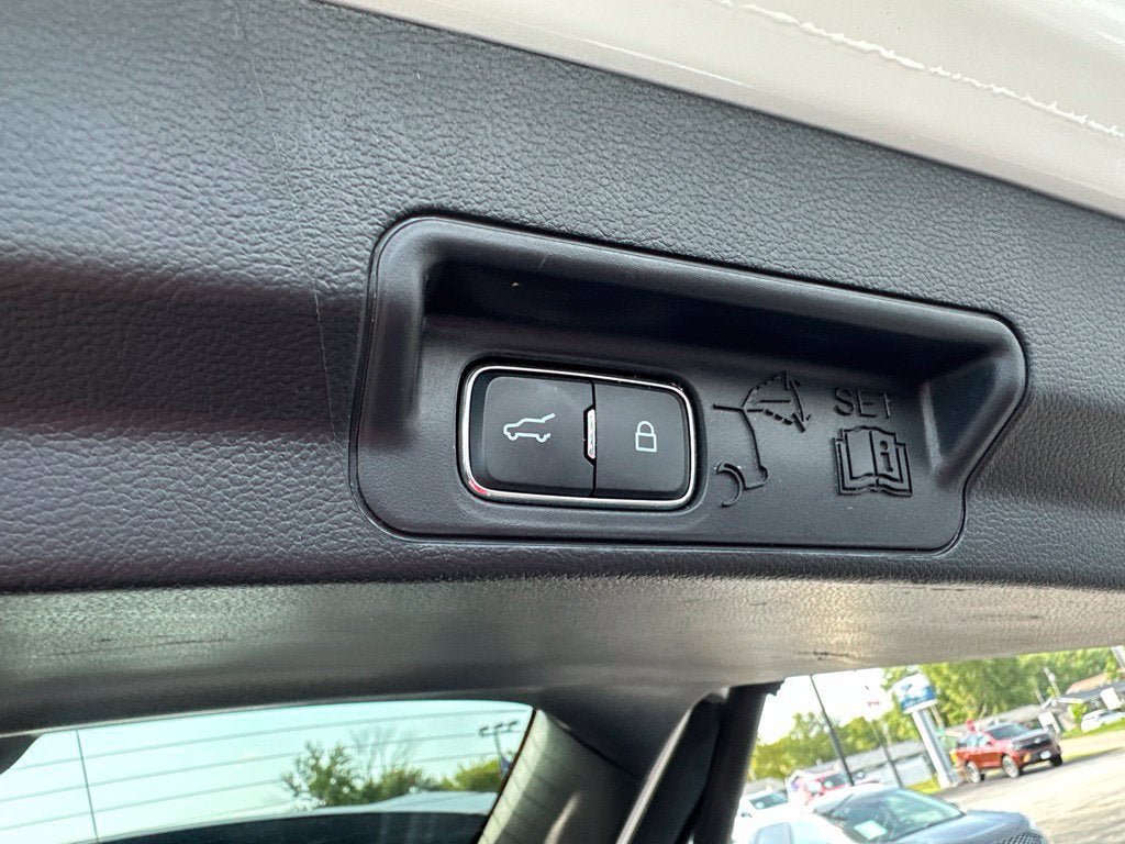 Certified 2025 Ford Explorer ST-Line AWD/4WD image 9