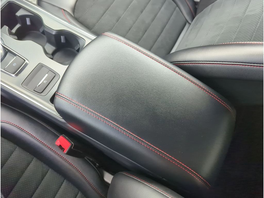 Certified 2024 Ford Edge ST-Line w/ Class II Trailer Tow Package image 27