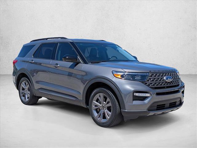 Certified 2023 Ford Explorer XLT w/ Equipment Group 202A AWD/4WD image 3