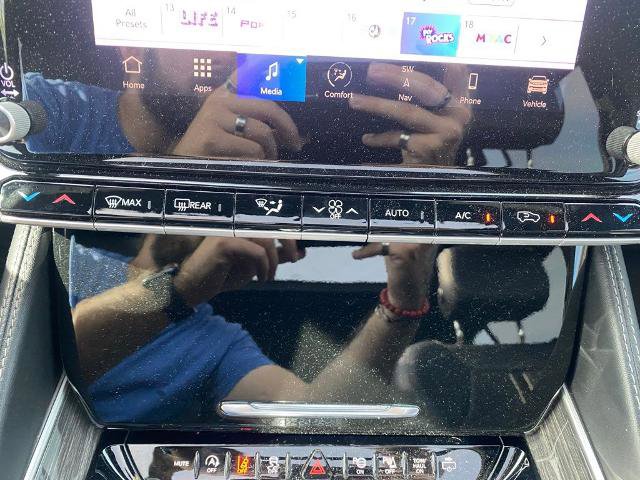 Used 2022 Jeep Wagoneer Series III w/ Premium Group I image 22