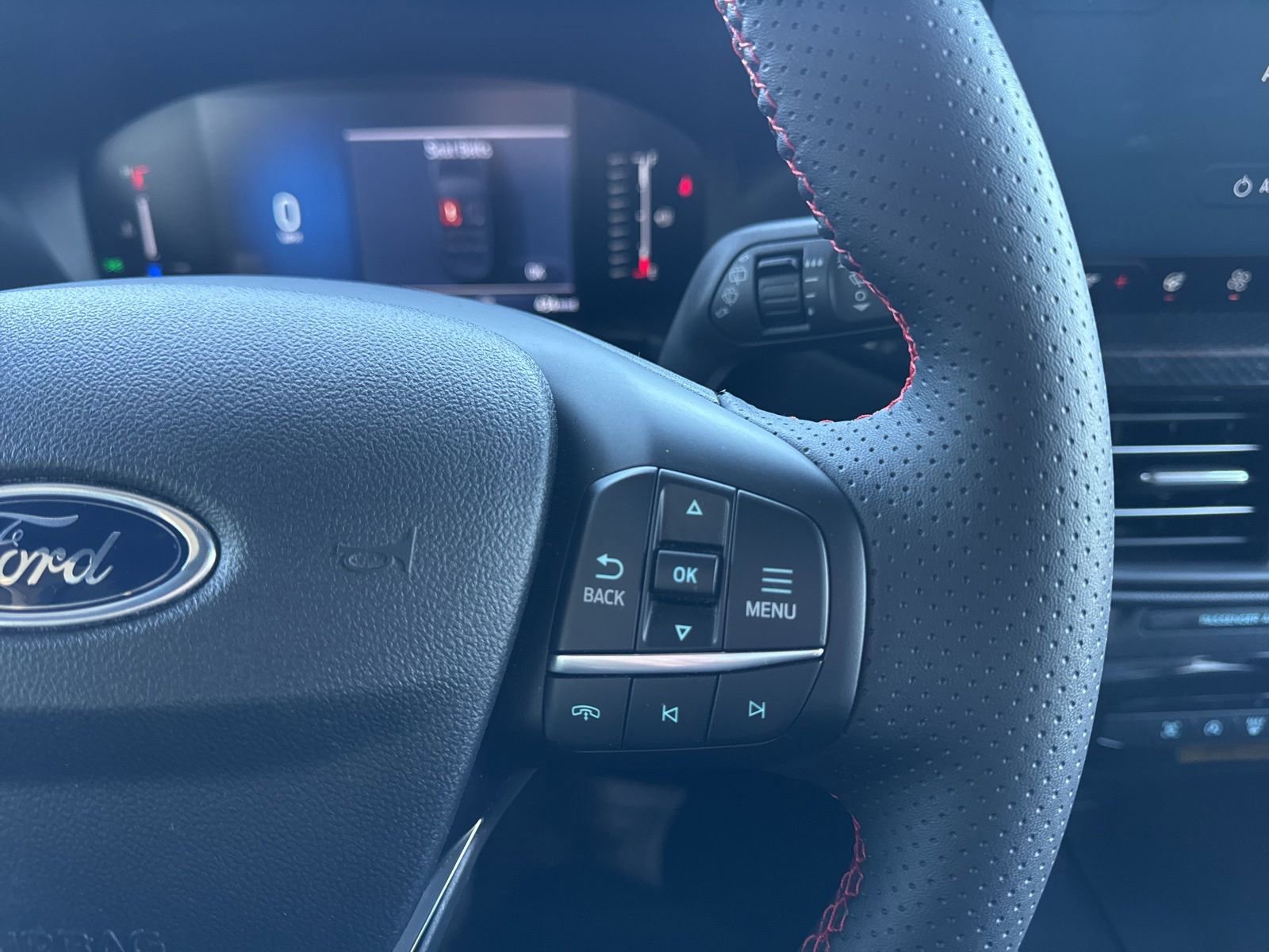 Certified 2024 Ford Escape ST-Line w/ Tech Pack #1 image 30