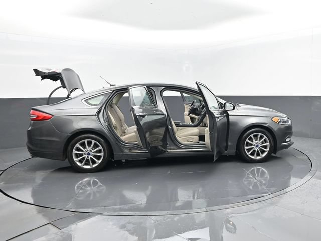 Certified 2017 Ford Fusion SE FWD image 30