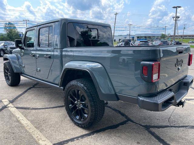 Used 2024 Jeep Gladiator Sport AWD/4WD image 4