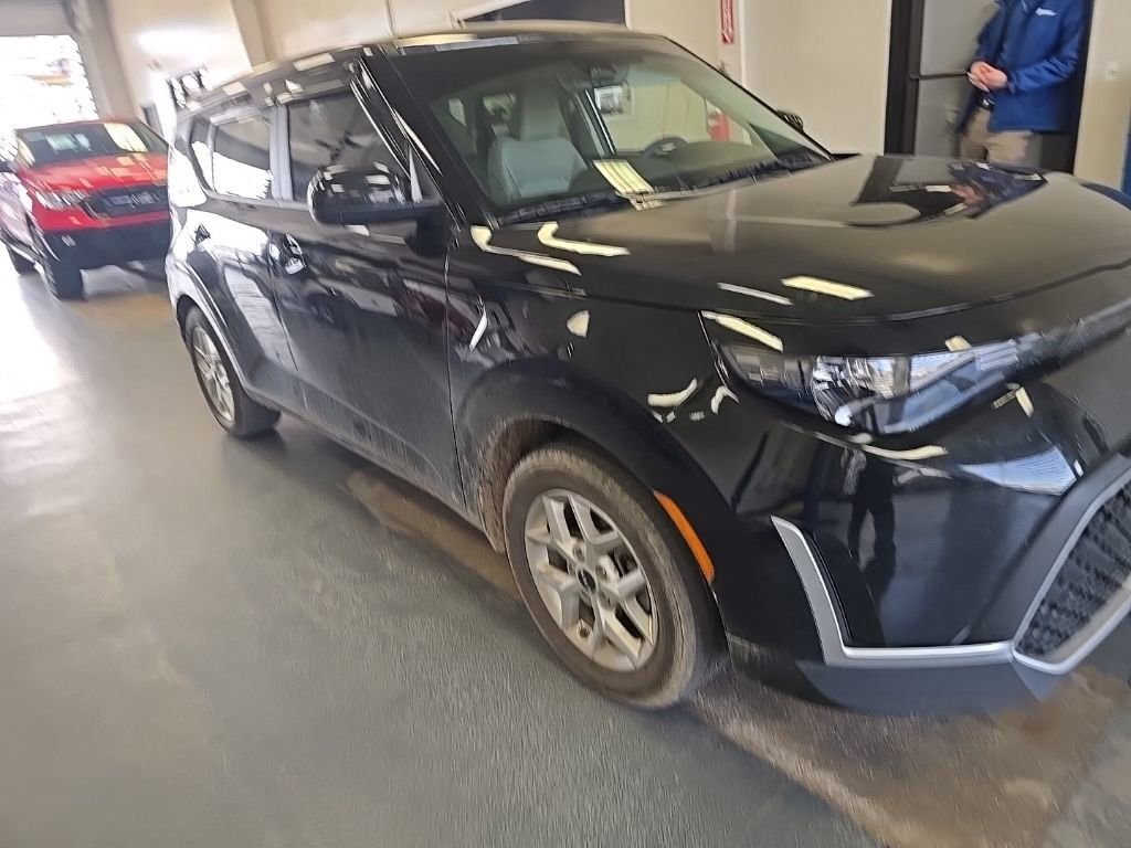 Used 2025 Kia Soul LX w/ LX Technology Package image 4