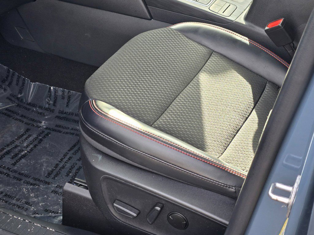 Certified 2025 Ford Escape ST-Line AWD/4WD image 21