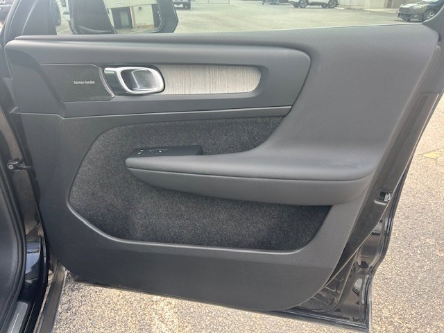Used 2023 Volvo XC40 B5 Ultimate w/ Protection Package Premier AWD/4WD image 22