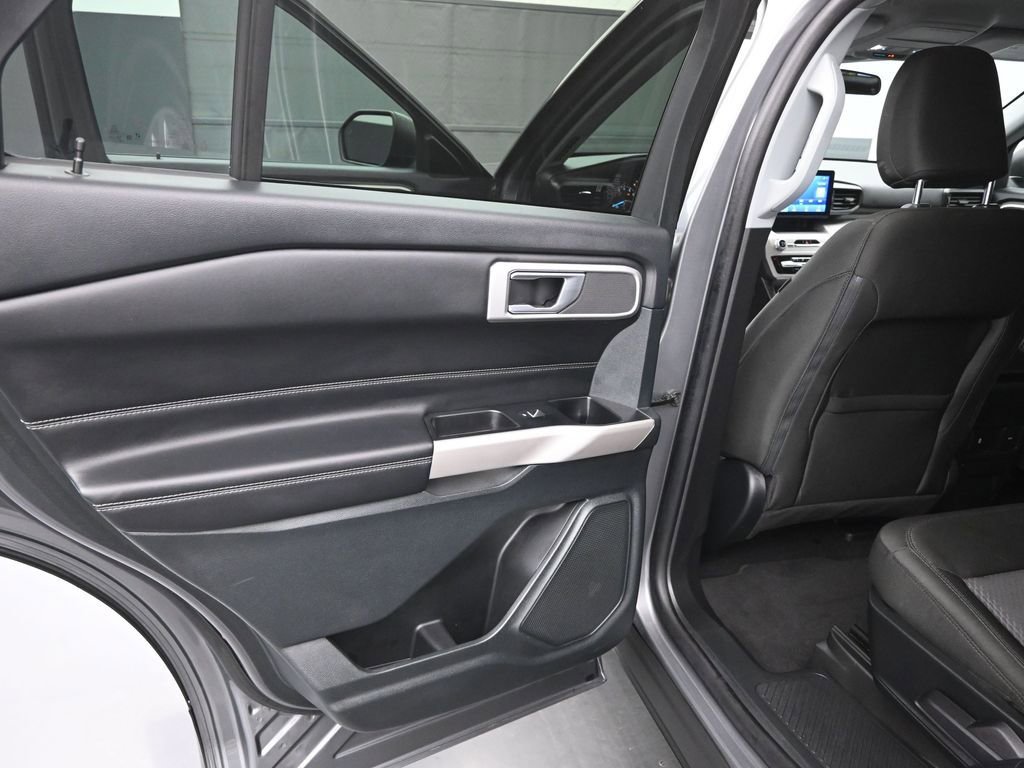 Certified 2023 Ford Explorer XLT RWD image 12