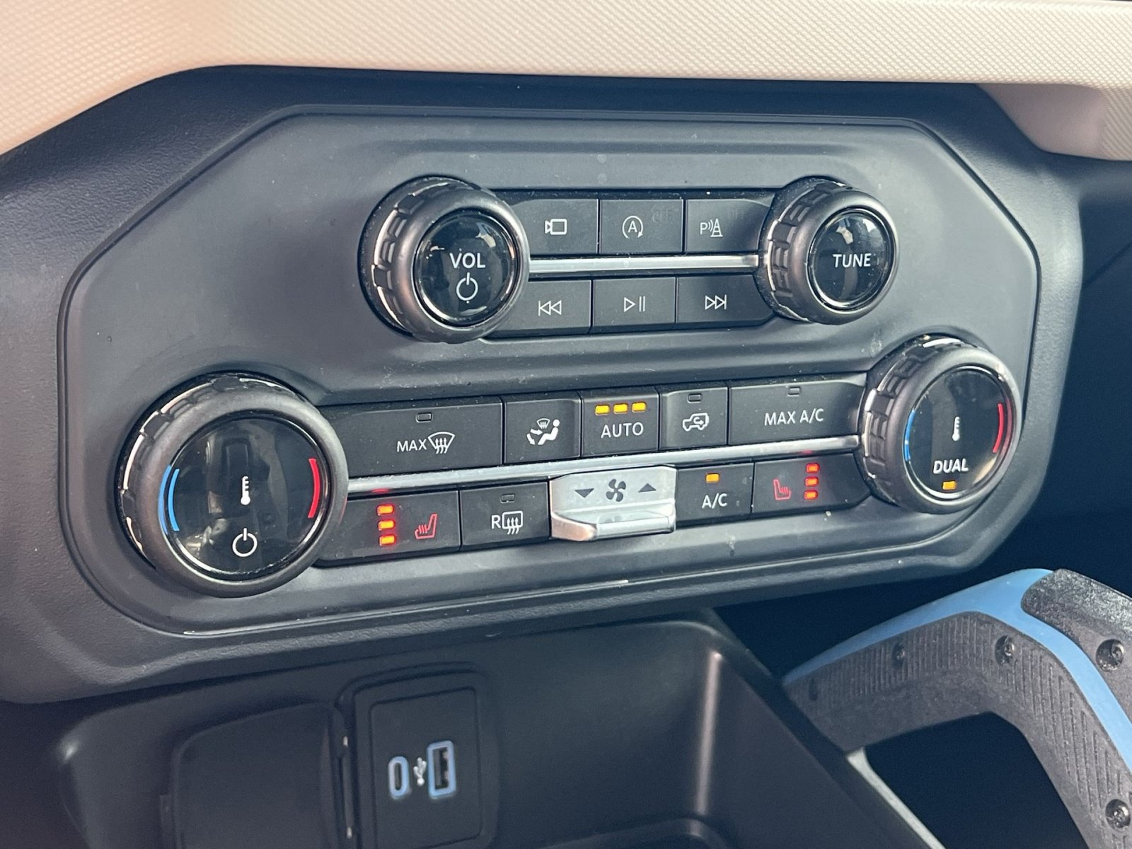 Certified 2022 Ford Bronco Wildtrak AWD/4WD image 29