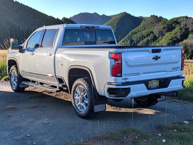 Used 2024 Chevrolet Silverado 2500 High Country w/ High Country Premium Package AWD/4WD image 4