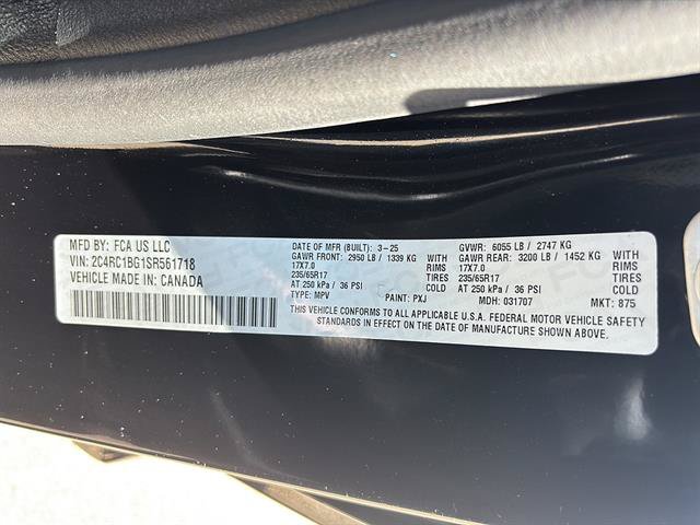 Used 2025 Chrysler Pacifica Select FWD image 19