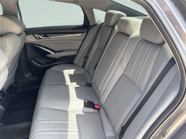 Used 2018 Honda Accord Touring image 25
