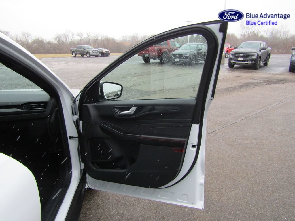 Certified 2023 Ford Escape ST-Line Select w/ Tech Pack #2 AWD/4WD image 40