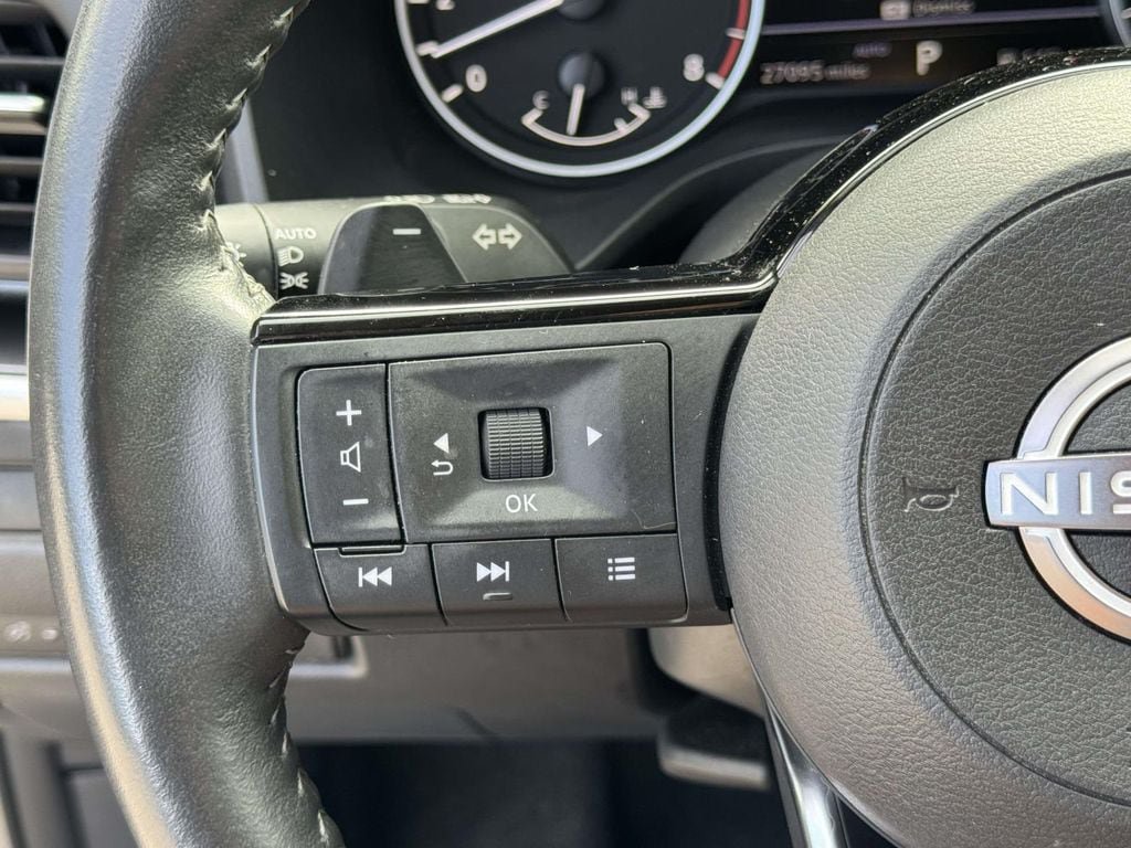 Used 2023 Nissan Rogue SV w/ SV Premium B Package AWD/4WD image 11