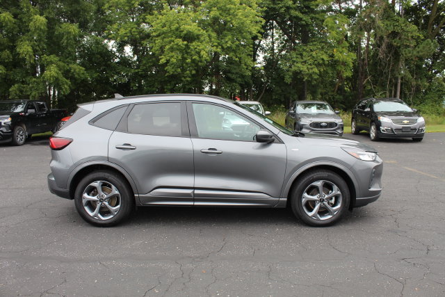 Certified 2023 Ford Escape ST-Line Select AWD/4WD image 14