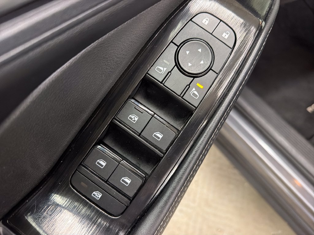 Used 2025 Nissan Rogue SV FWD image 17