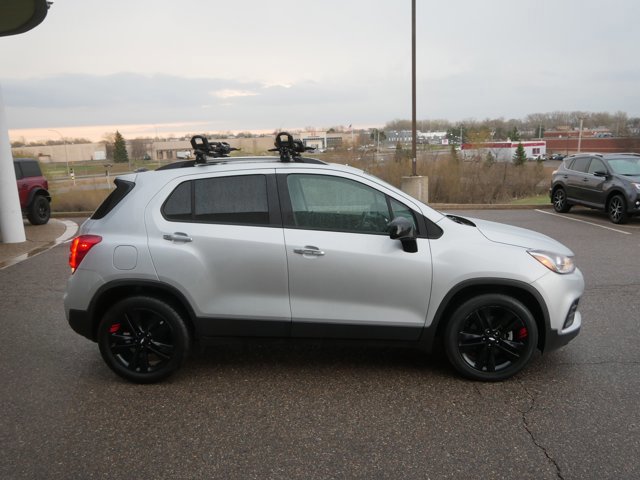 Used 2018 Chevrolet Trax LT w/ Sun & Sound Package image 2