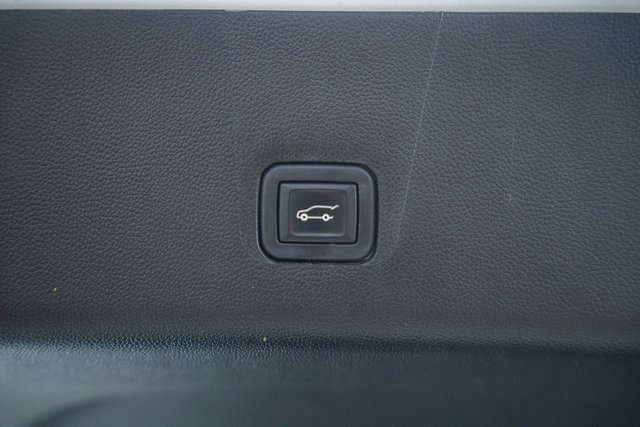 Used 2020 Chevrolet Traverse Premier w/ Redline Edition image 12