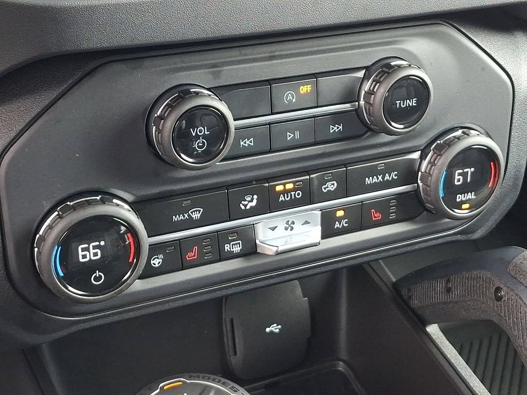 Certified 2025 Ford Bronco Badlands AWD/4WD image 16