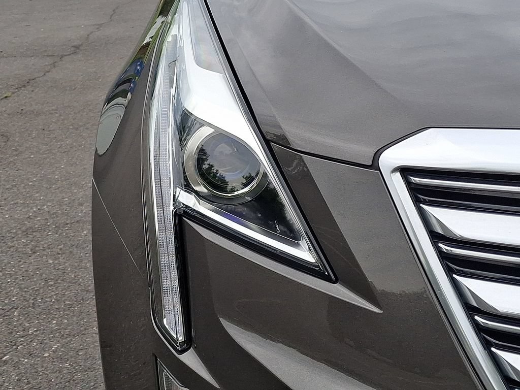 Used 2019 Cadillac XT5 AWD image 12