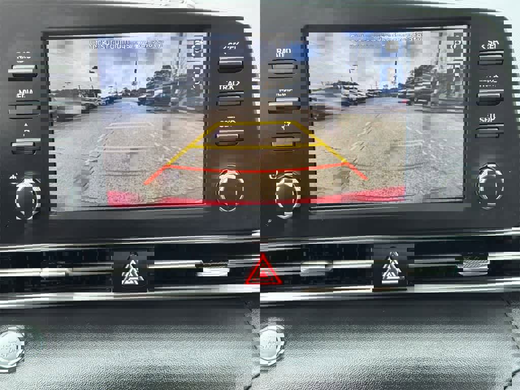 Used 2023 Hyundai Elantra Blue image 27