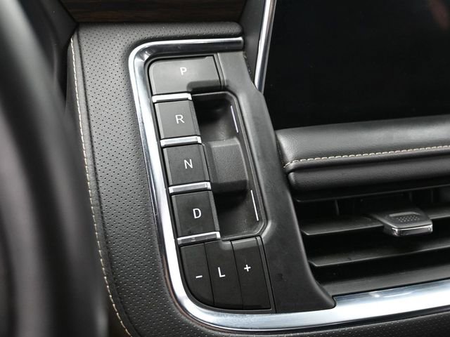Used 2023 Chevrolet Suburban Premier image 21