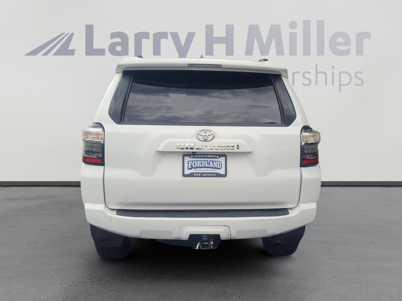 Used 2023 Toyota 4Runner SR5 Premium w/ SR5 Premium Package AWD/4WD image 4