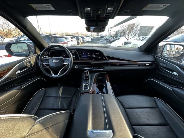 Used 2022 Cadillac Escalade Premium Luxury image 17