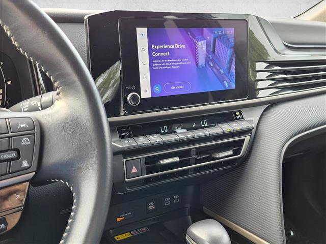 Used 2025 Toyota Camry SE FWD image 11