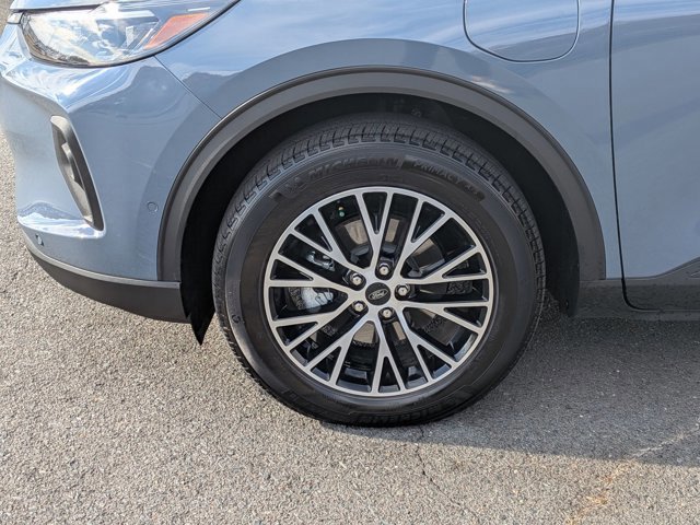 Certified 2024 Ford Escape SE w/ PHEV Premium Package image 11