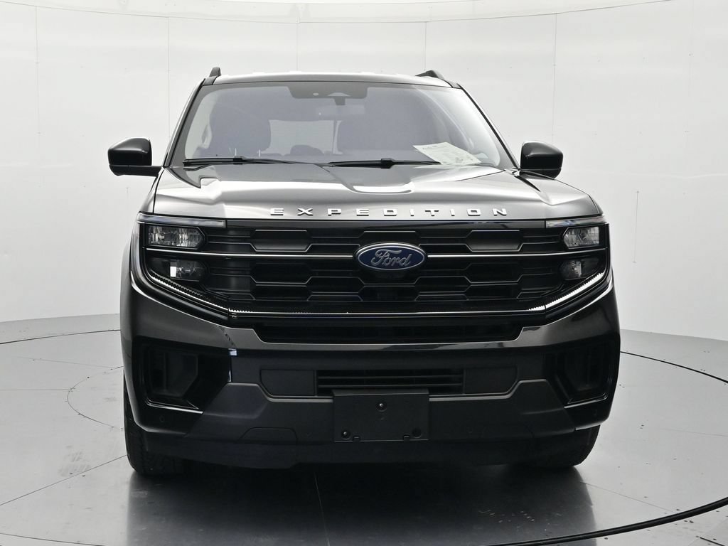 Certified 2025 Ford Expedition Active AWD/4WD image 2