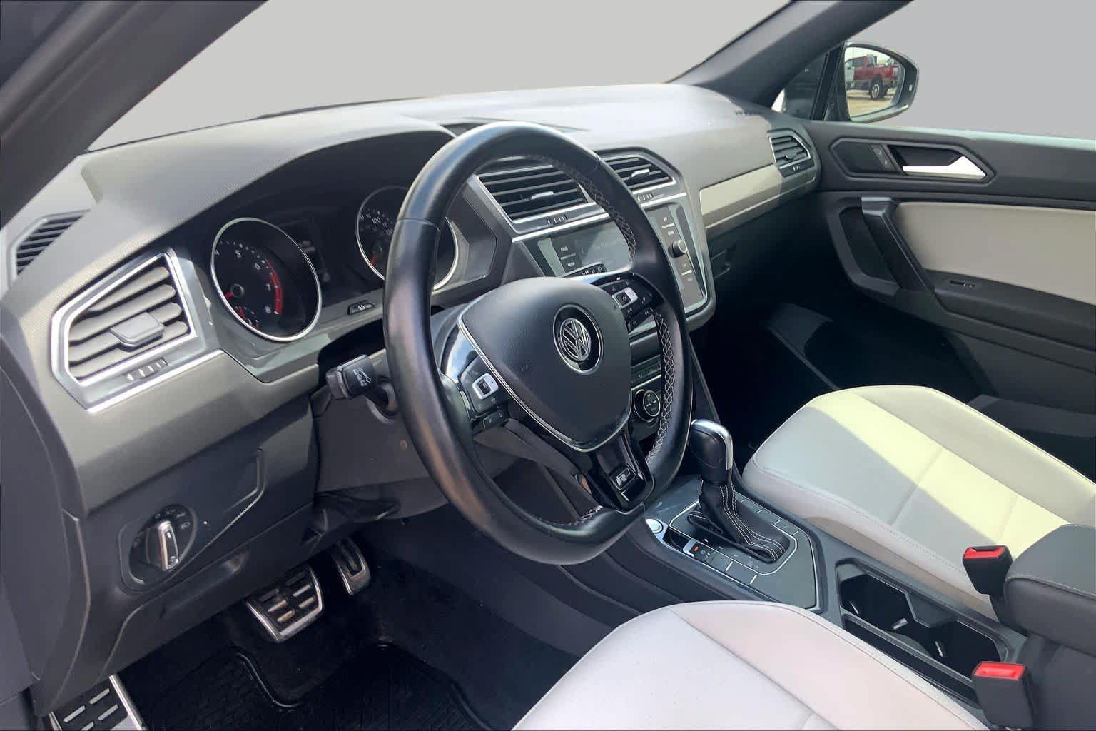 Used 2021 Volkswagen Tiguan SE R-Line FWD image 18