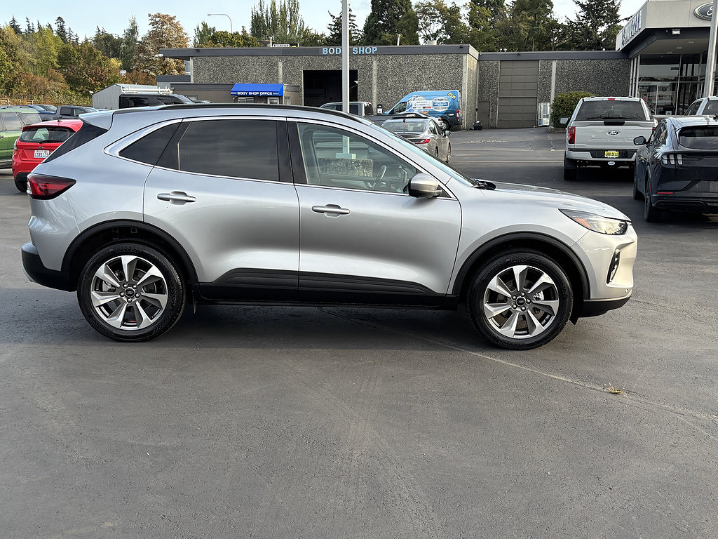 Certified 2024 Ford Escape Platinum AWD/4WD image 4