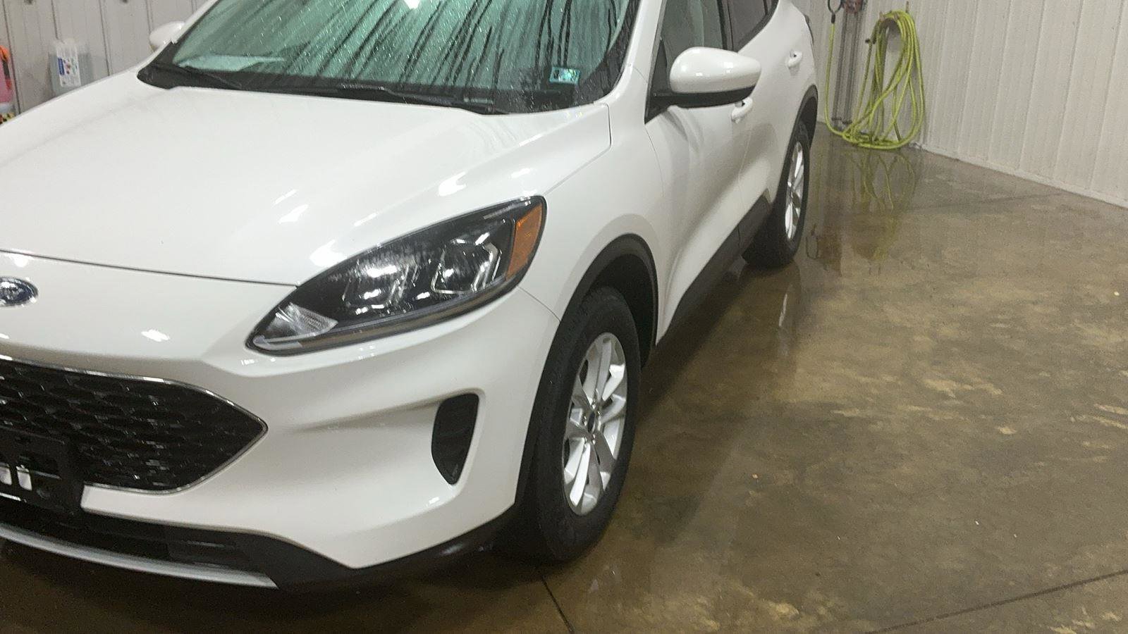 Certified 2021 Ford Escape SE w/ Cold Weather Package image 1