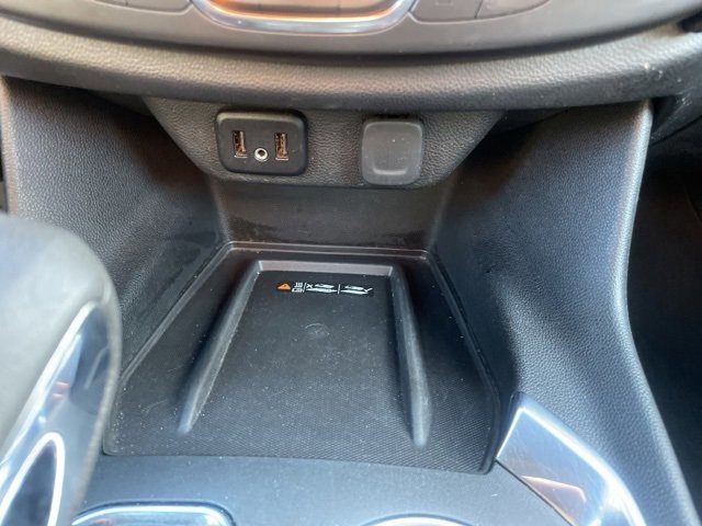 Used 2023 Chevrolet Traverse LT image 33