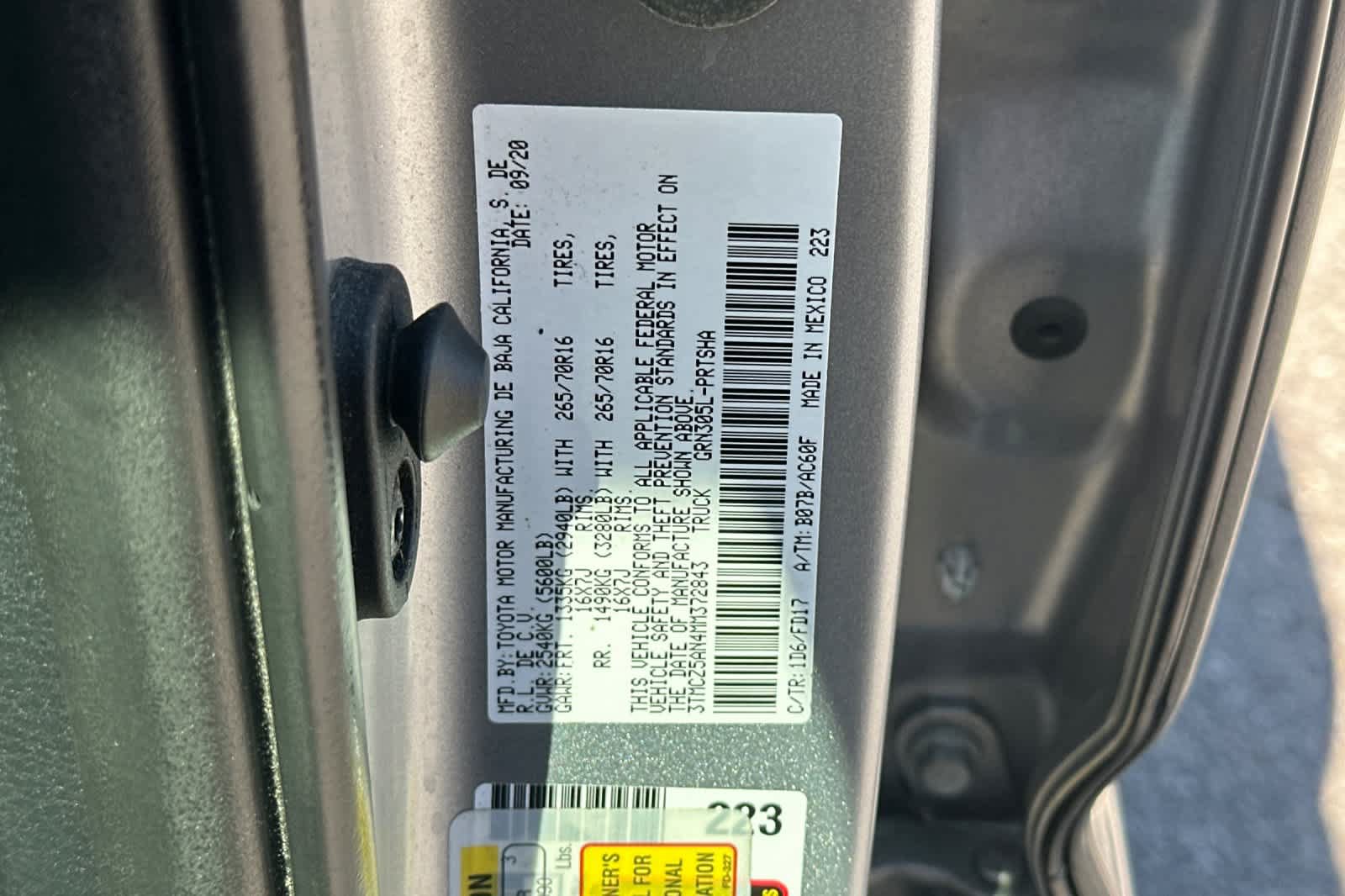 Used 2021 Toyota Tacoma TRD Off-Road w/ Technology Package AWD/4WD image 27