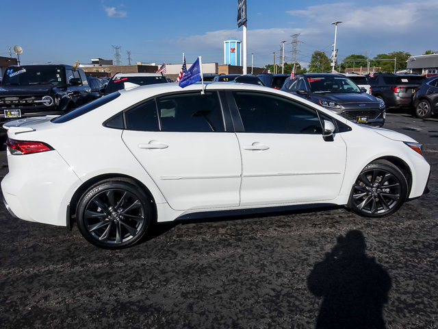 Used 2025 Toyota Corolla SE w/ Convenience Package FWD image 9