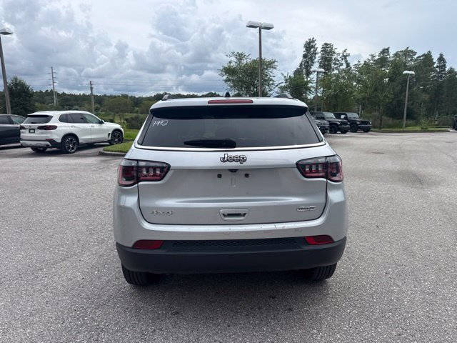 Used 2024 Jeep Compass Latitude AWD/4WD image 5