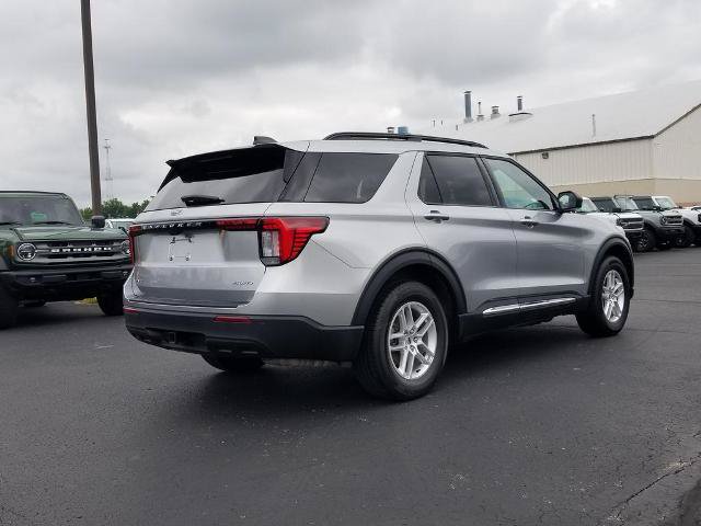 Certified 2025 Ford Explorer Active AWD/4WD image 2