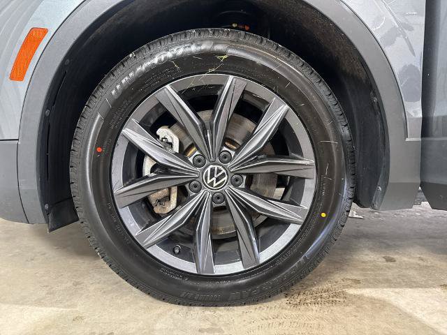 Used 2022 Volkswagen Tiguan SE FWD image 15