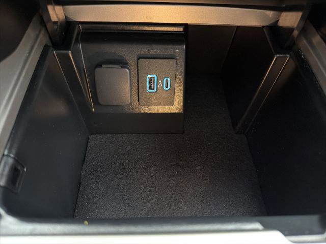 Certified 2023 Ford Explorer Limited w/ Limited Technology Package image 27