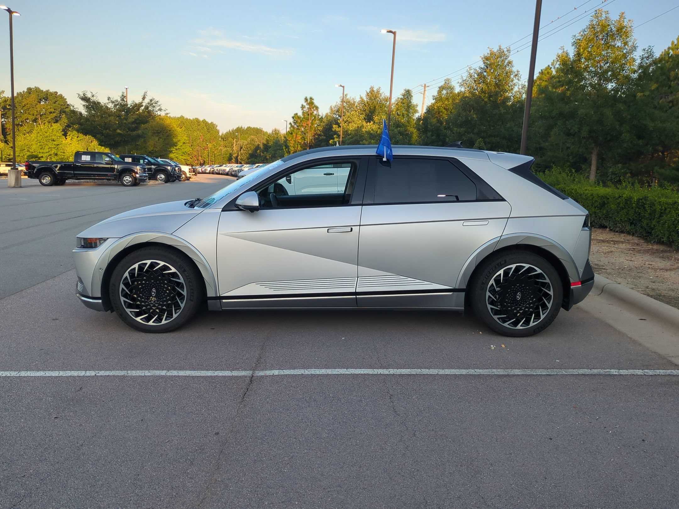 Used 2023 Hyundai Ioniq 5 Limited w/ Cargo Package AWD/4WD image 7