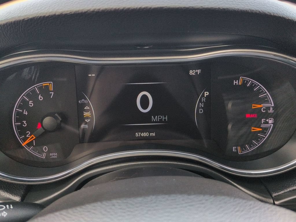 Used 2021 Jeep Grand Cherokee Laredo AWD/4WD image 15