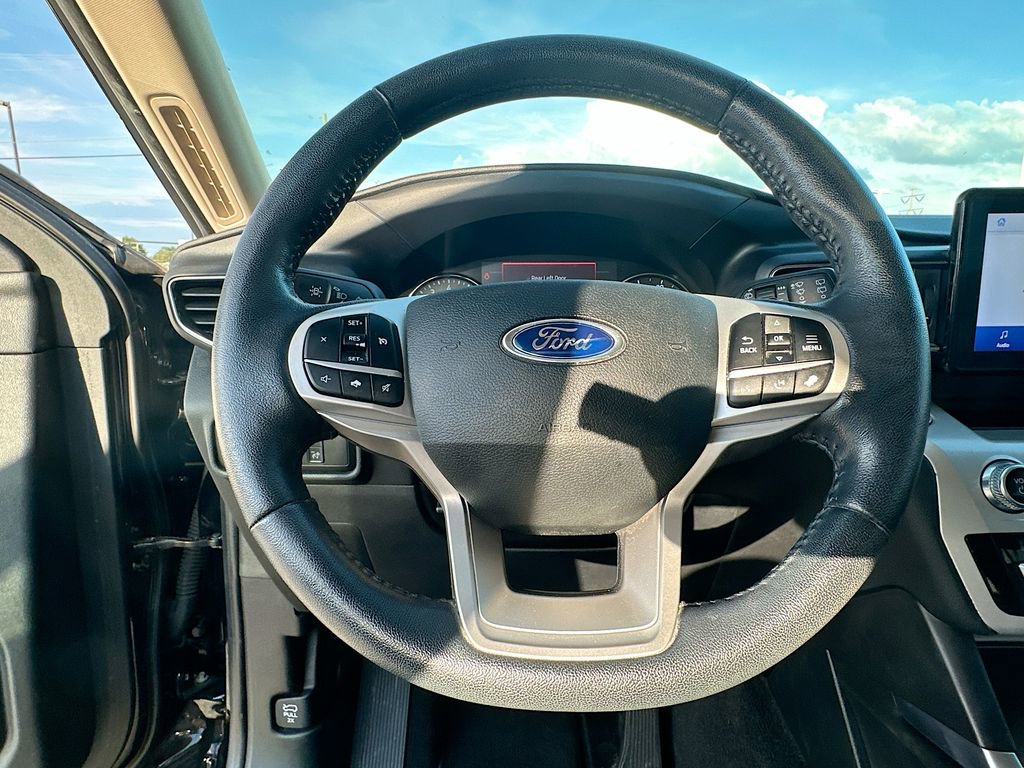 Certified 2020 Ford Explorer XLT w/ Equipment Group 202A RWD image 18