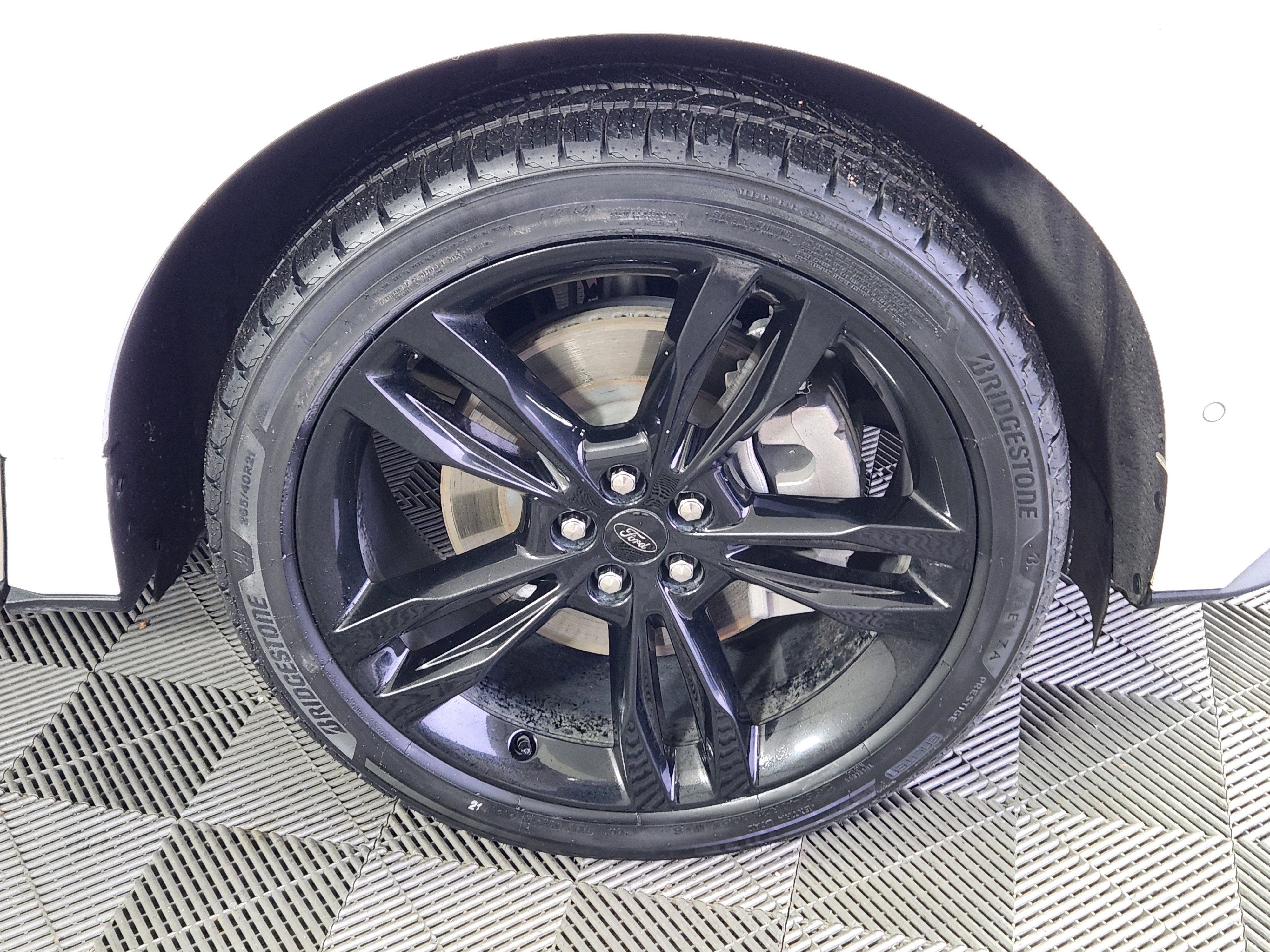 Certified 2022 Ford Edge ST w/ Equipment Group 401A image 9