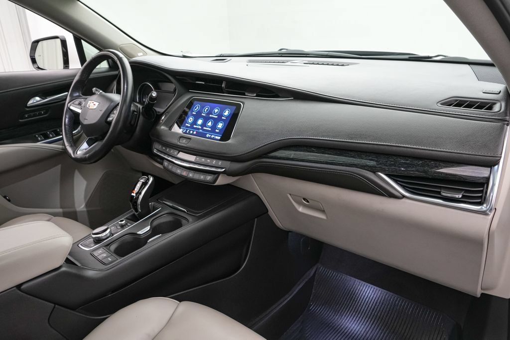 Used 2023 Cadillac XT4 Premium Luxury FWD image 23