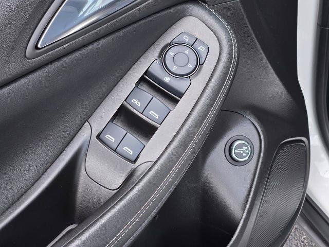 Used 2023 Buick Encore GX Essence w/ Experience Buick Package AWD/4WD image 22