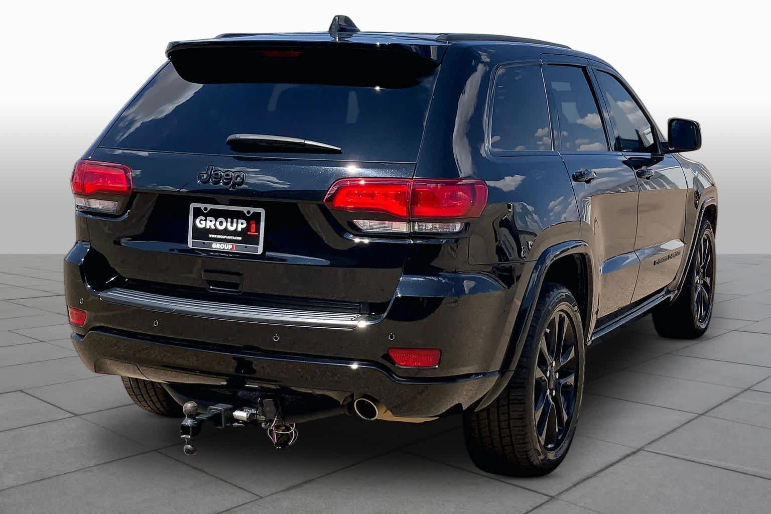 Used 2022 Jeep Grand Cherokee Laredo X RWD image 13